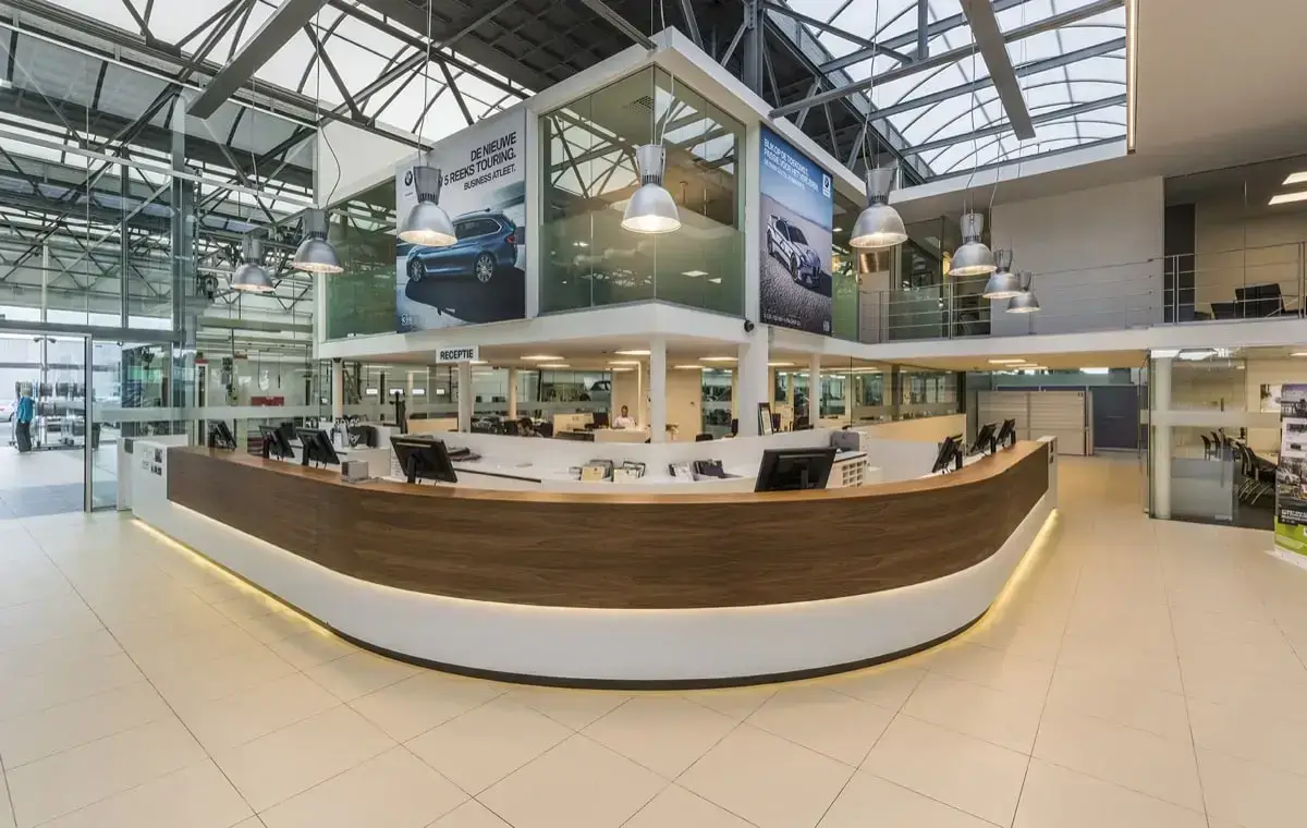 Interieurontwerp voor automotive showrooms en garages