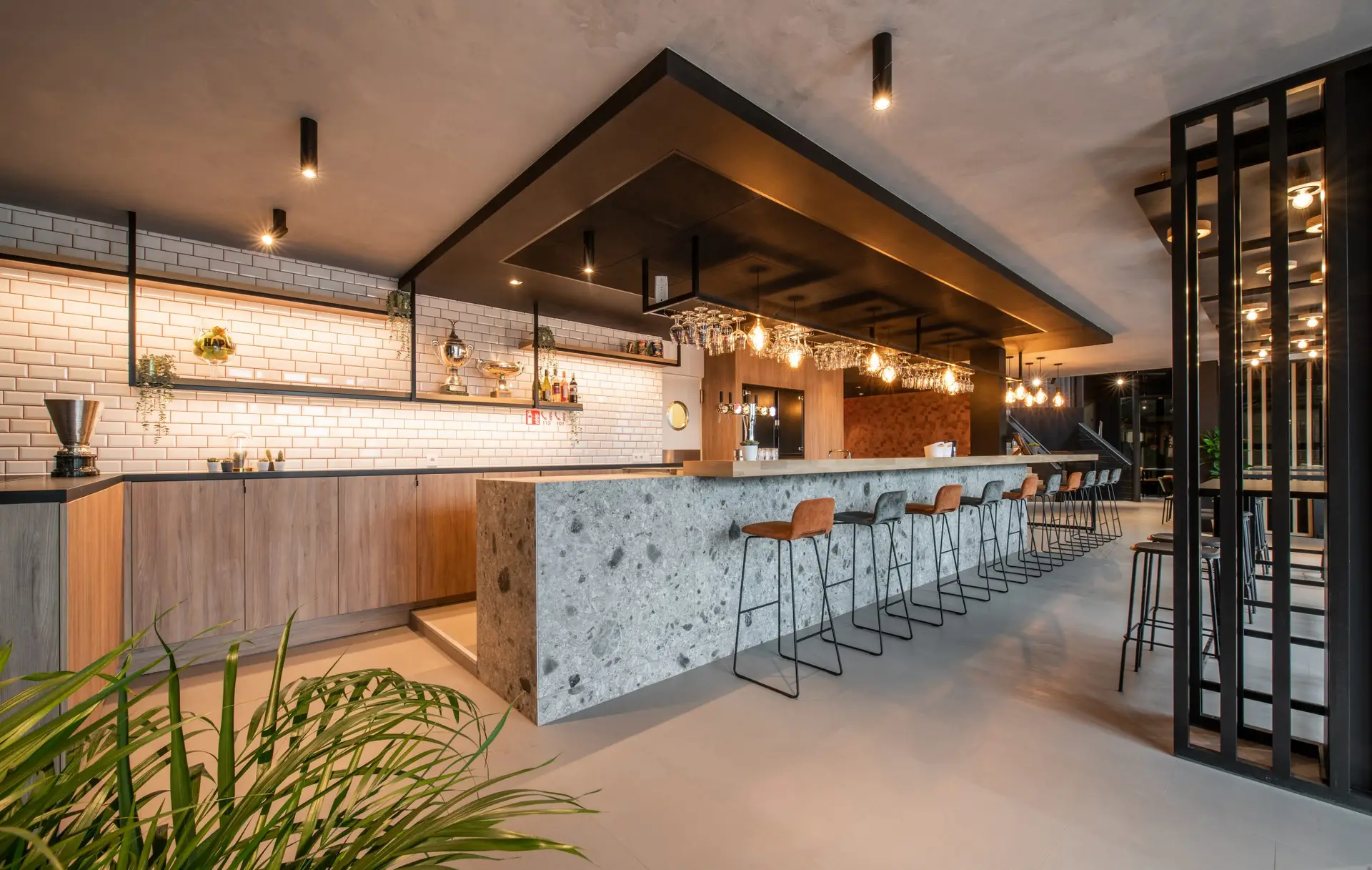 Ontwerp en inrichting tennisclub Excelsior in Hasselt