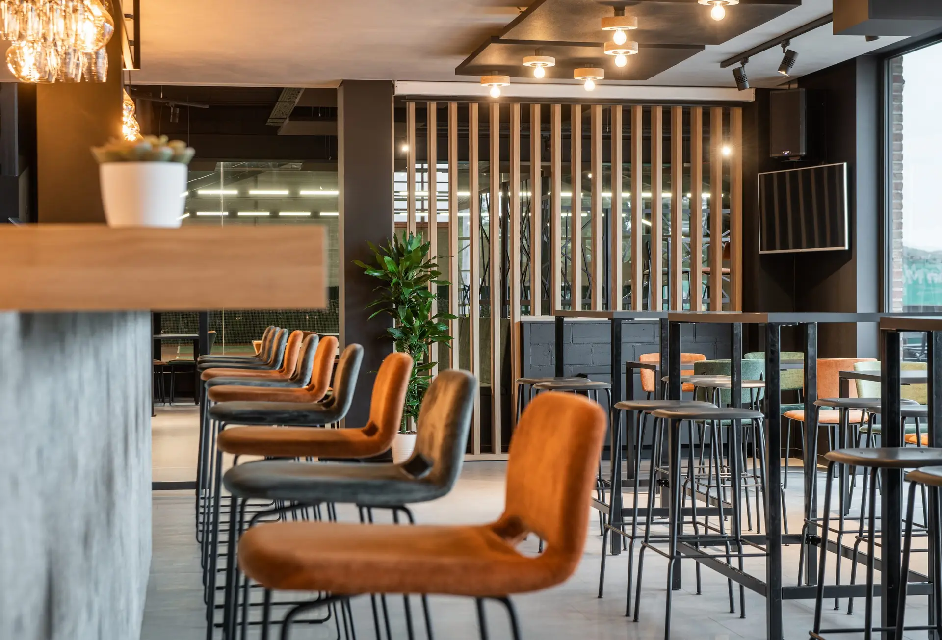 Ontwerp en inrichting tennisclub Excelsior in Hasselt
